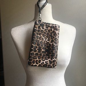 Wristlet-Express