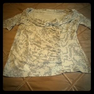 Quarter sleeve shirt