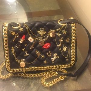 BODY CROSS BAG WITH GOLD CHAIN STRAP