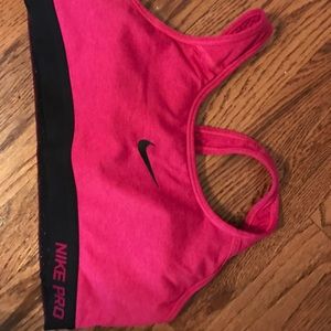 Nike pro sports bra