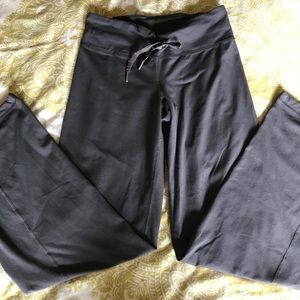 Under Armour Yoga Pants - Boot cut