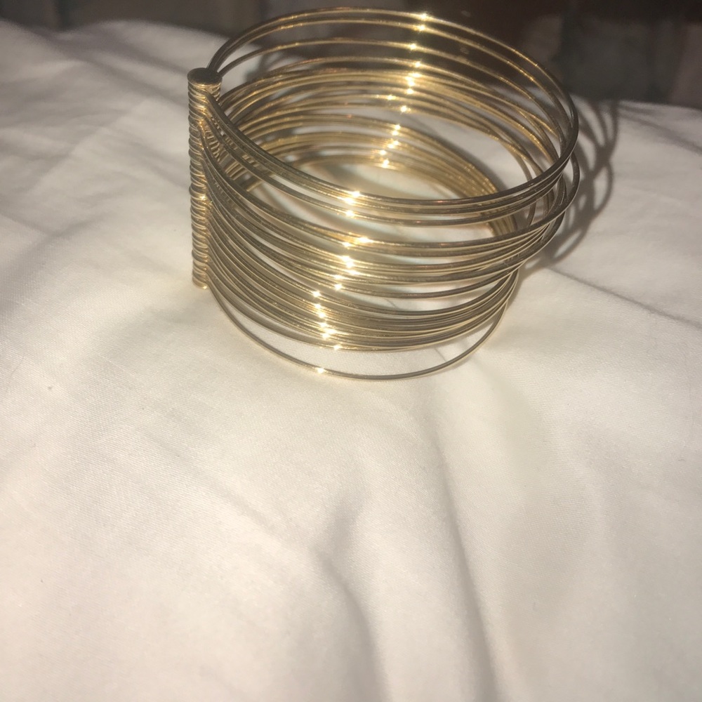 Gold bangle
