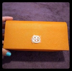 TORY BURCH - Orange Eye Glasses Case - Gold Logo