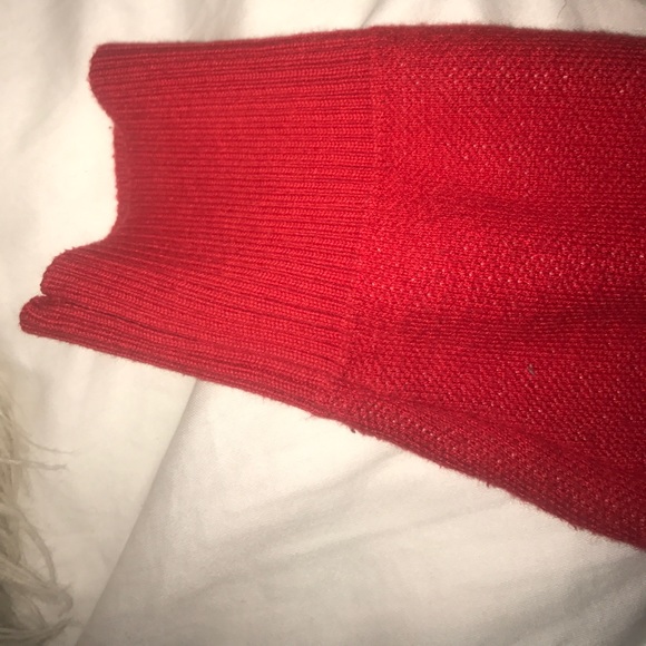 Authentic Red pullover - Picture 5 of 6