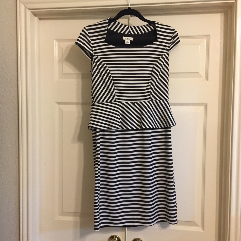 🍂Black and White Peplum dress🍂