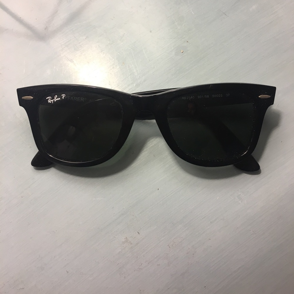 Black RayBan Wayfarer! Lightly used.