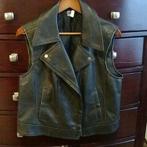 Grey / brown imitation leather motto vest