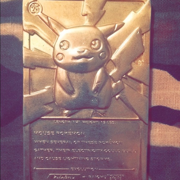 Golden Pikachu Pokémon card - Picture 2 of 2