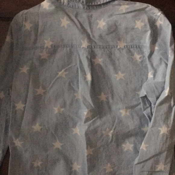 Button down - Picture 3 of 3