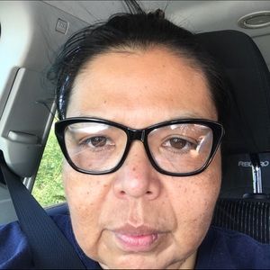 Meet your Posher, Denise