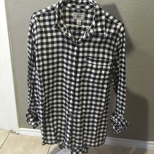 Women's button up shirt