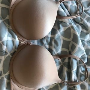 Victoria Secret 34D Nude Bra push up