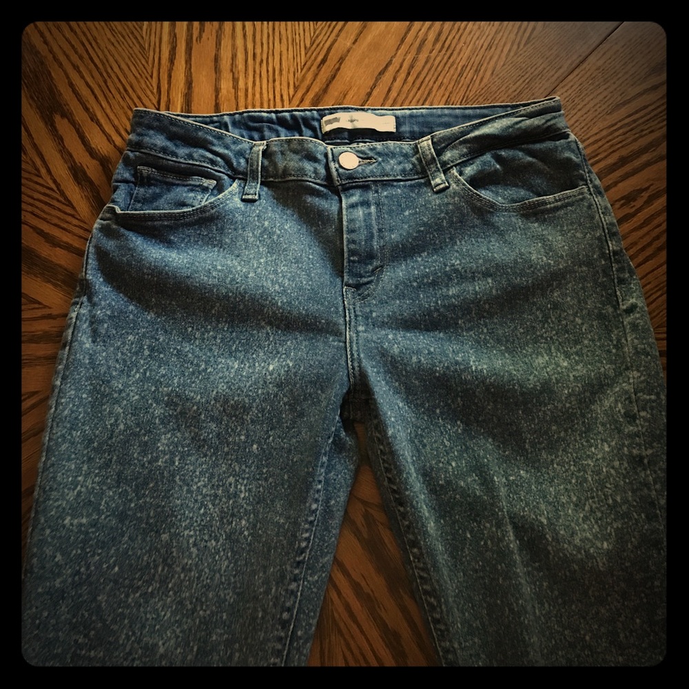 LEVI'S LEGGINGS Hard To Find.   Size: 31W. 30L