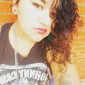 Meet your Posher, Adelita