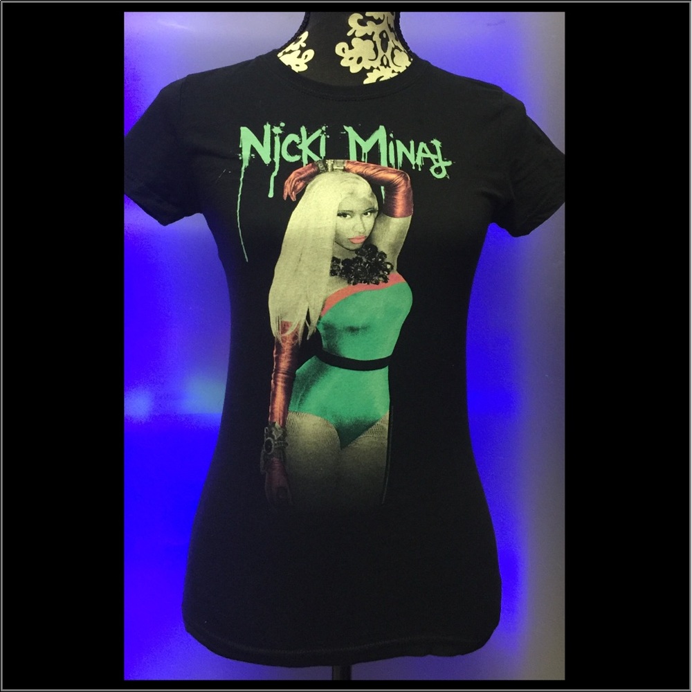 Nicki Minaj tee