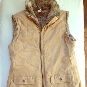 Reversible faux fur Gap vest