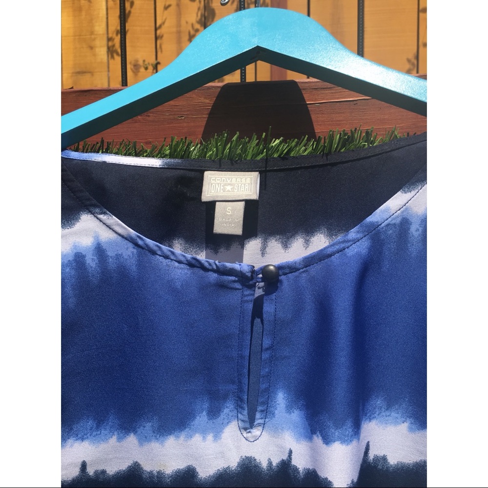 Converse Size S watercolor cold shoulder top - Picture 2 of 3