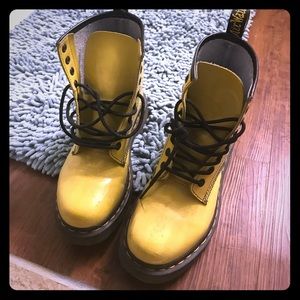 Dr. Martens boots(yellow)