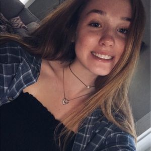 Meet your Posher, Julia