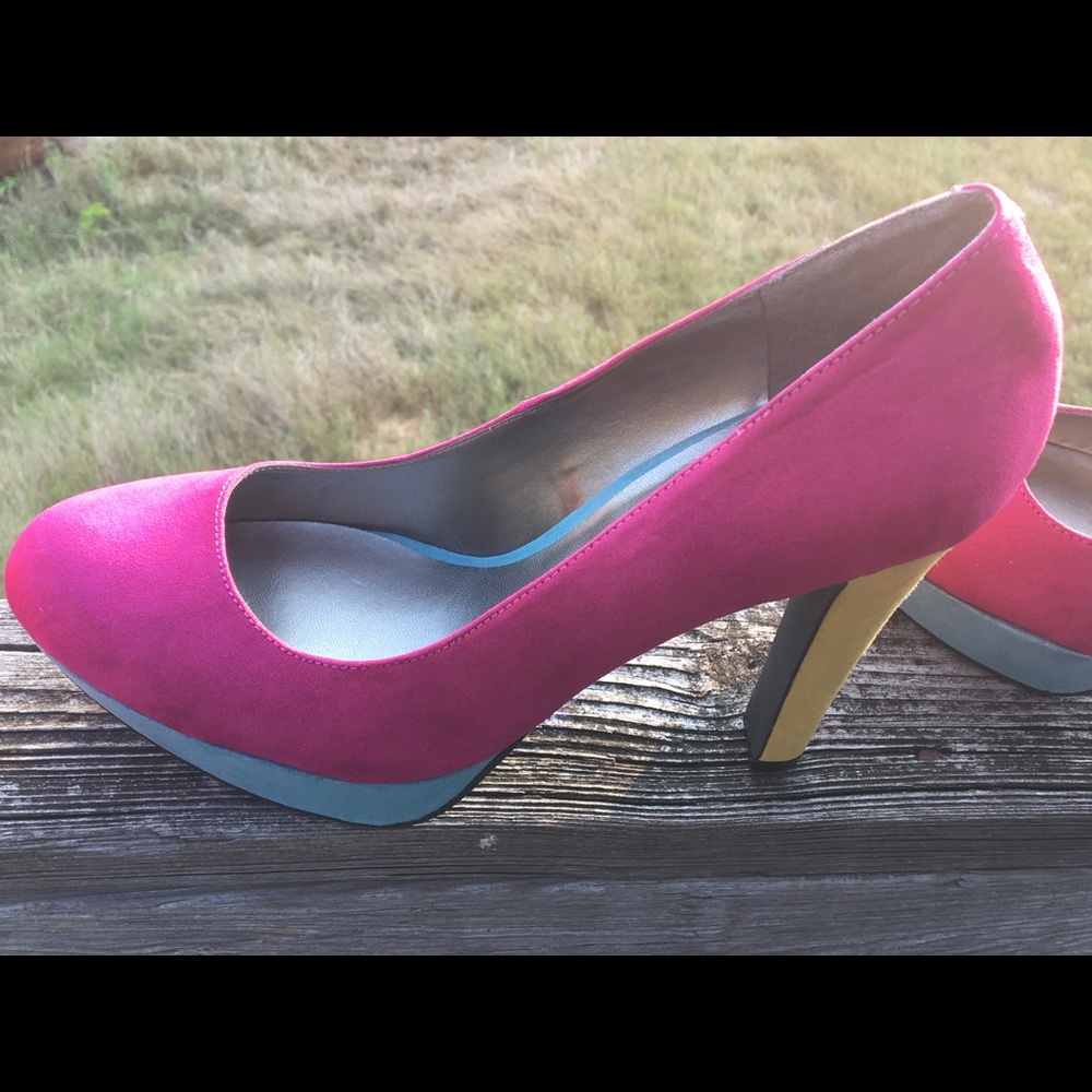 G by Guess color block platform heels - Picture 3 of 4