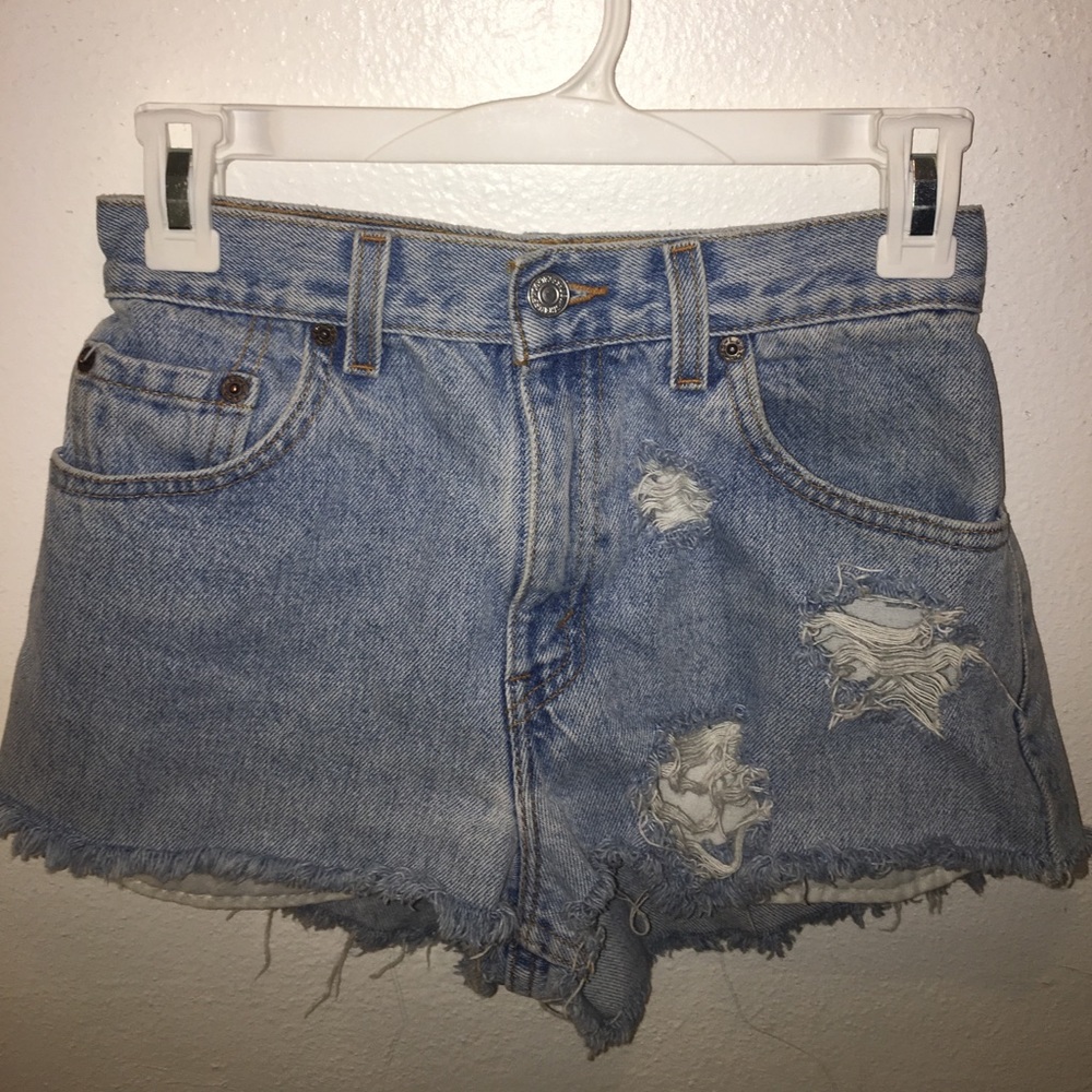 high waisted Levi's shorts
