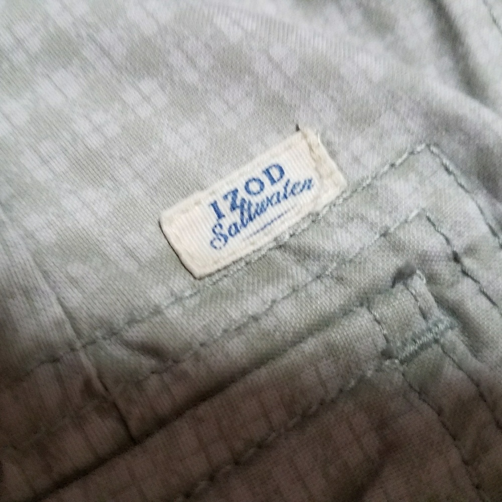 IZOD SHORTS - Picture 3 of 4