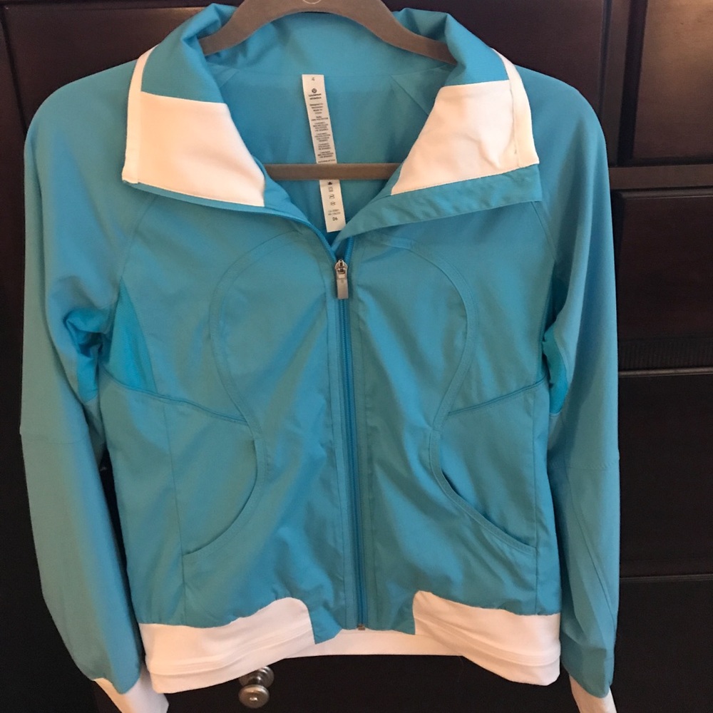 Lululemon Jacket.  Size 4 EUC