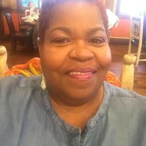 Meet your Posher, Mae