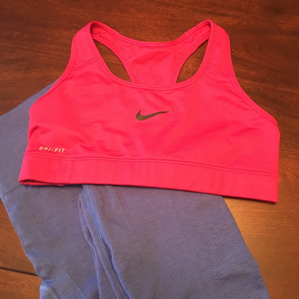 NWOT Nike Pro Fit Sports Bra