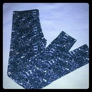 HOLLISTER floral leggings *end of summer sale!*