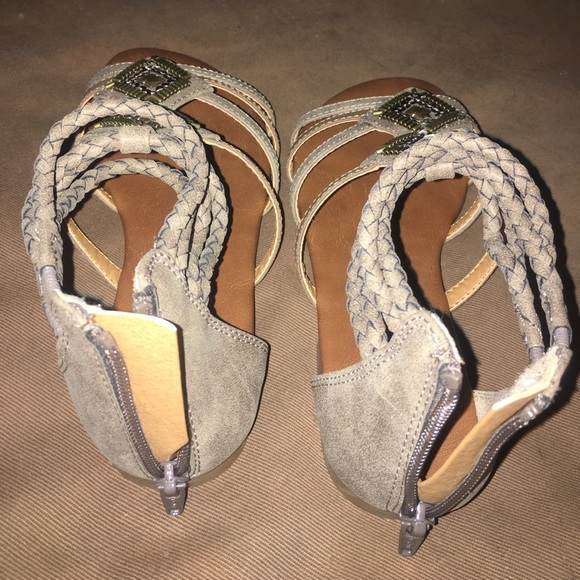 Sandals - Picture 2 of 3