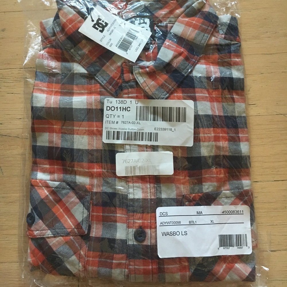NWT. D.C. Long sleeve button down shirt. Size XL