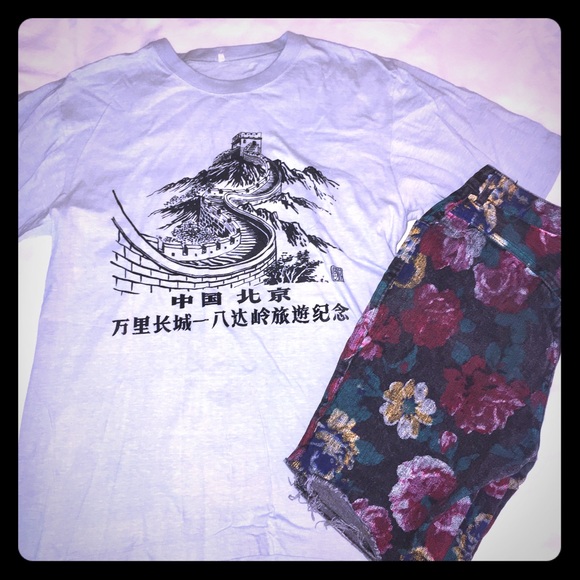 ❗️Final Price❗️Vintage Graphic Print Tee - Picture 2 of 2