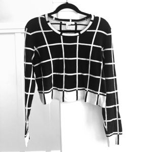 BCBG White/black sweater