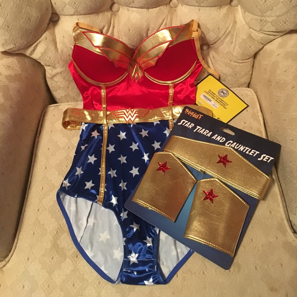 D.C. Comics Wonder Woman Costume NWT