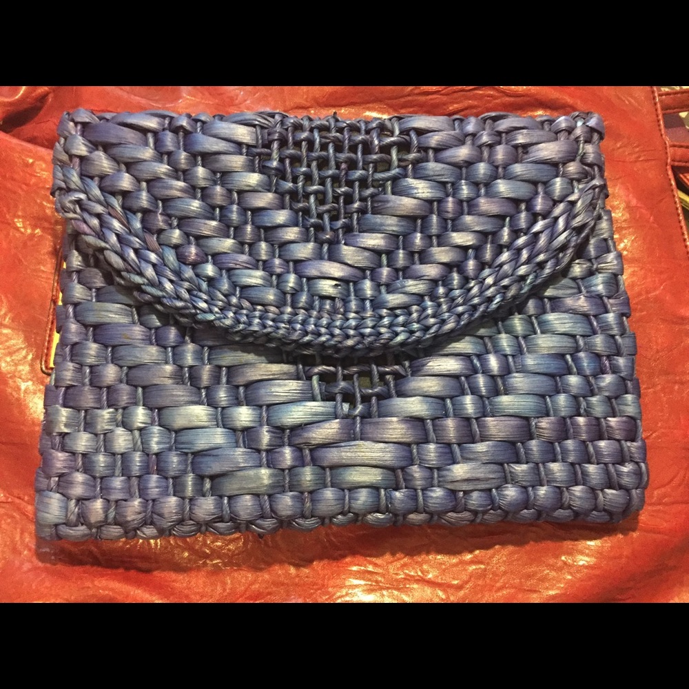 Blue clutch