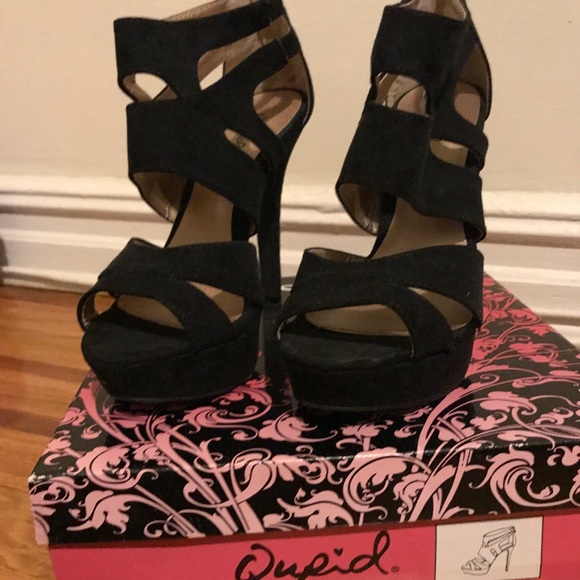Black Suede Platform Pumps - Picture 5 of 5