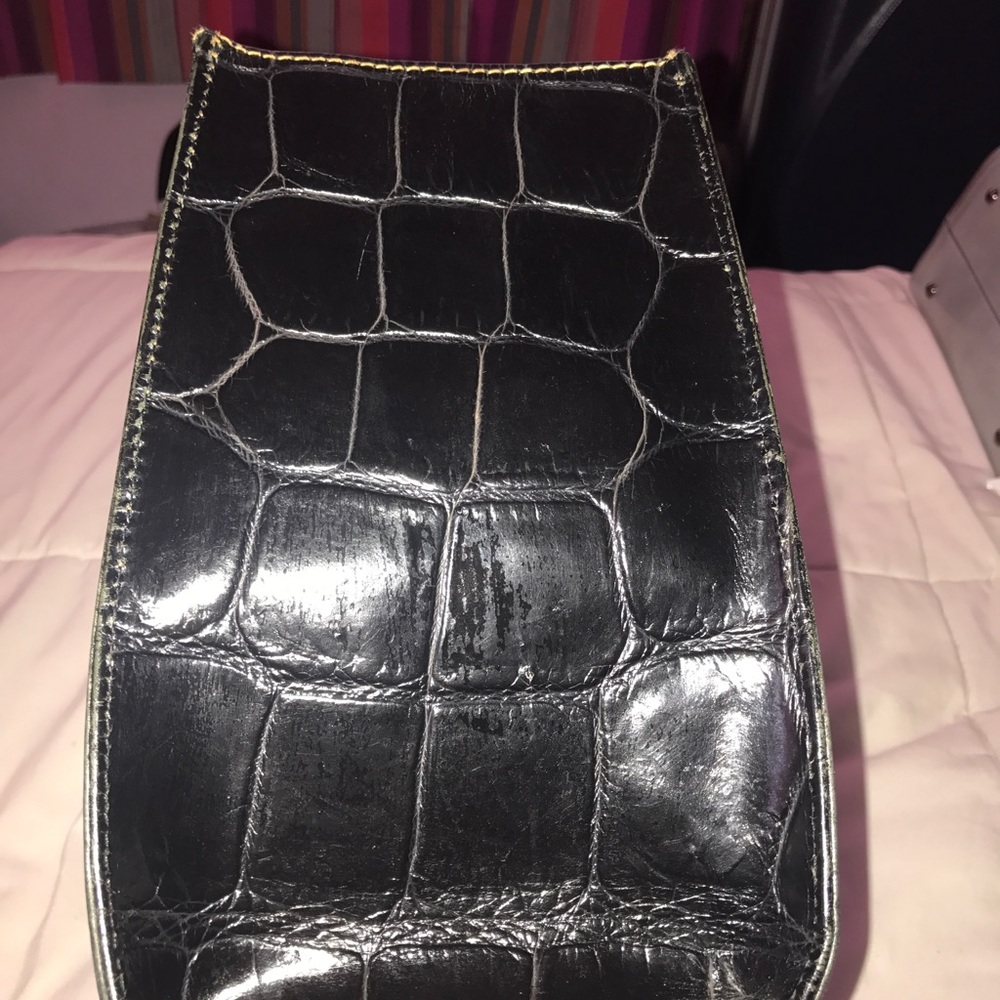 Dooney and Bourke - Picture 4 of 8