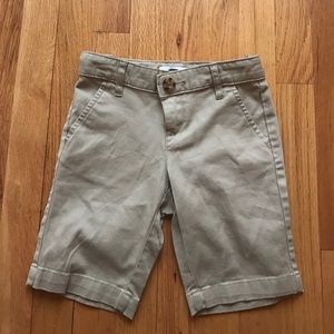 Old navy girls size 6 khaki shorts 6"+ inseam