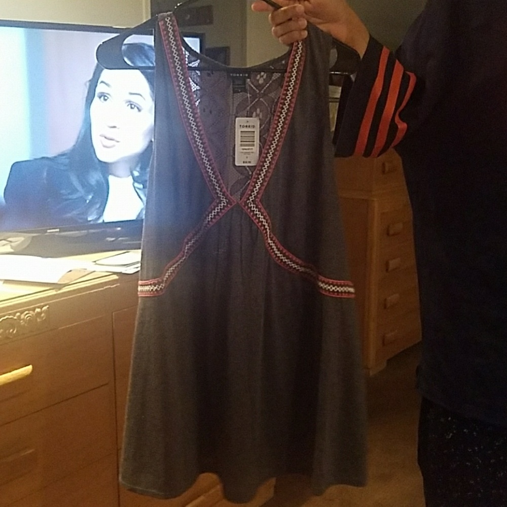 Top - Picture 2 of 2