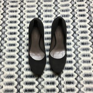 Bottega Veneta Suede round-toe platform pumps