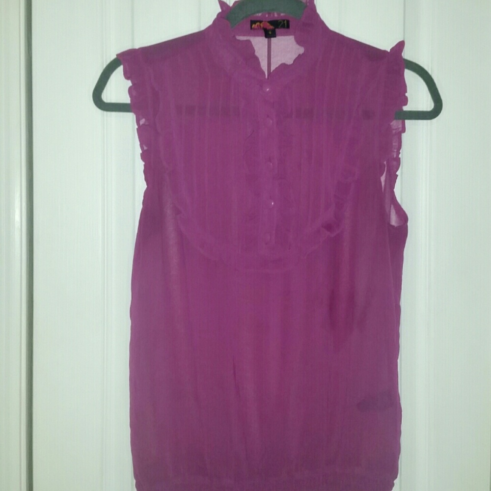 Rue 21 sleeveless ruffled blouse
