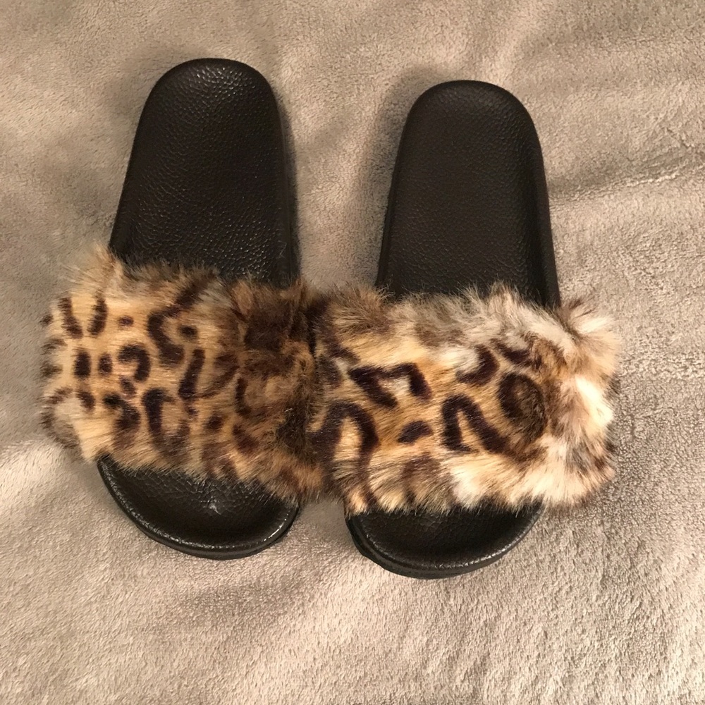 Leopard fur slides