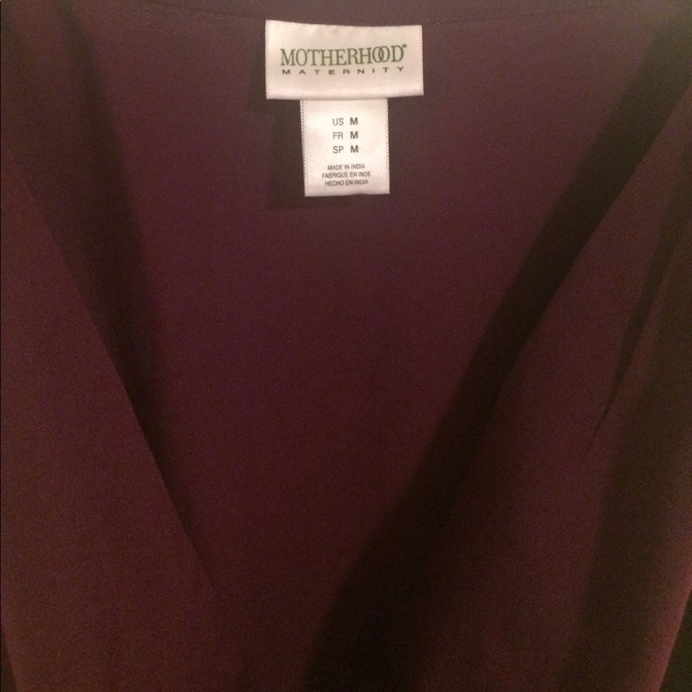 SOLD!! Motherhood MATERNITY top