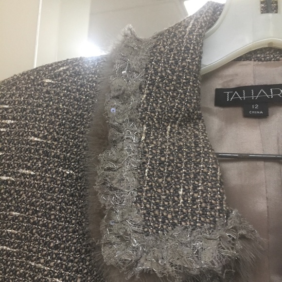 3 piece Tahari cream suit with fur and lace trim - Picture 5 of 8