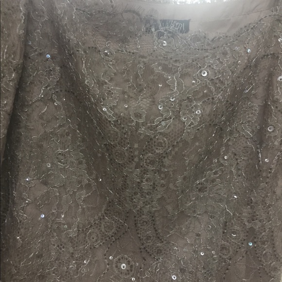 3 piece Tahari cream suit with fur and lace trim - Picture 8 of 8