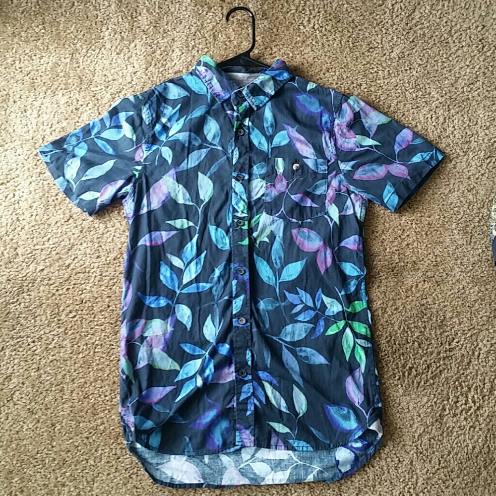 Casual short sleeve shirt