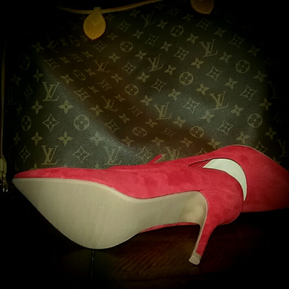 Red Velvet Heels! - Picture 3 of 5