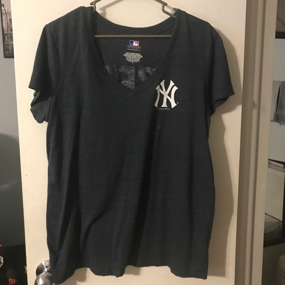 MLB Yankees shirt