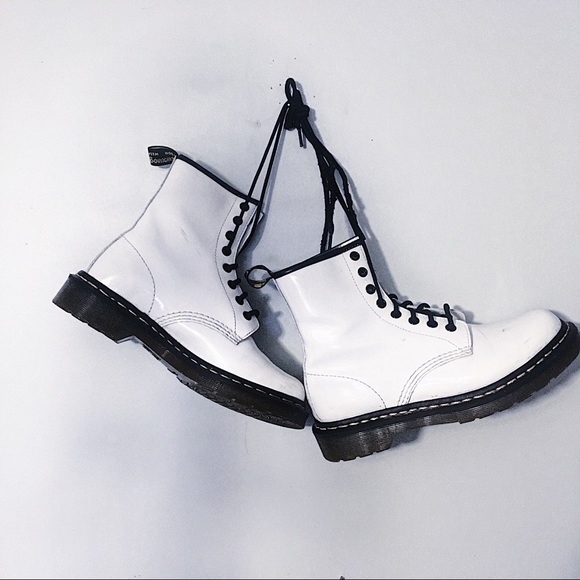 *SOLD* White Doc Martens - Picture 2 of 7